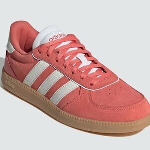 Adidas Size 6.5 Coral Cloudfoam Plus sneakers